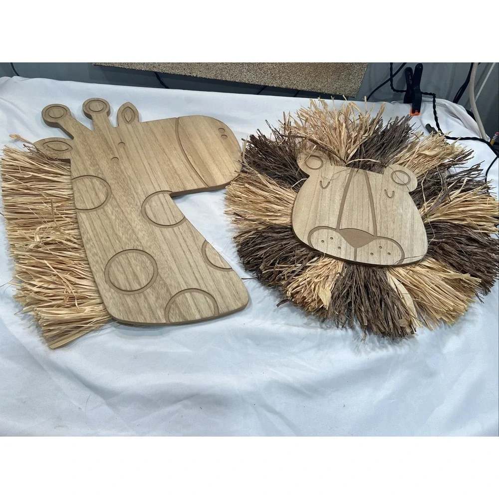 Lion & Giraffe Raffia Wall Decor |‎ Safari Jungle | Nursery | Kids Room | Decor